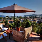 Lvzz Hotel