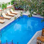 Hotel Oya&Suites