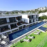 A\'La Grand Residence