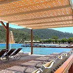 Yalim Hotel