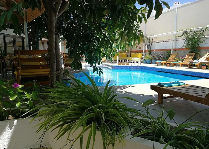 Hotel Oya&Suites