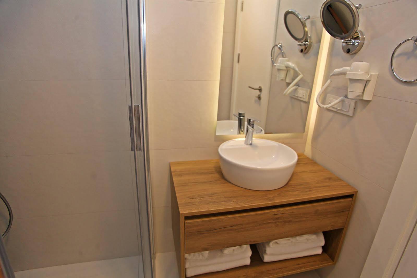 Aparthotel Queen Residences & 2*