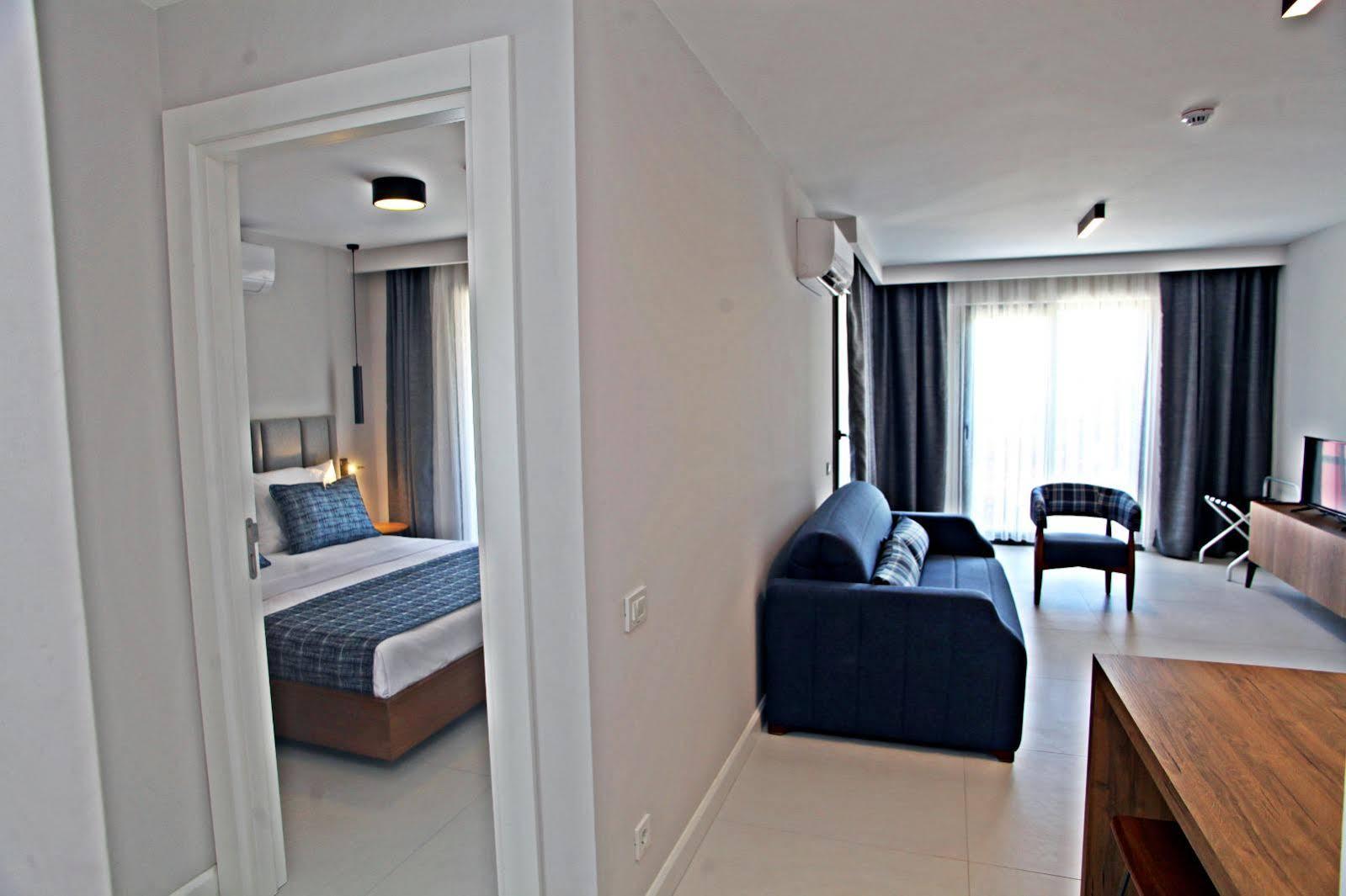 Aparthotel Queen Residences & 2*