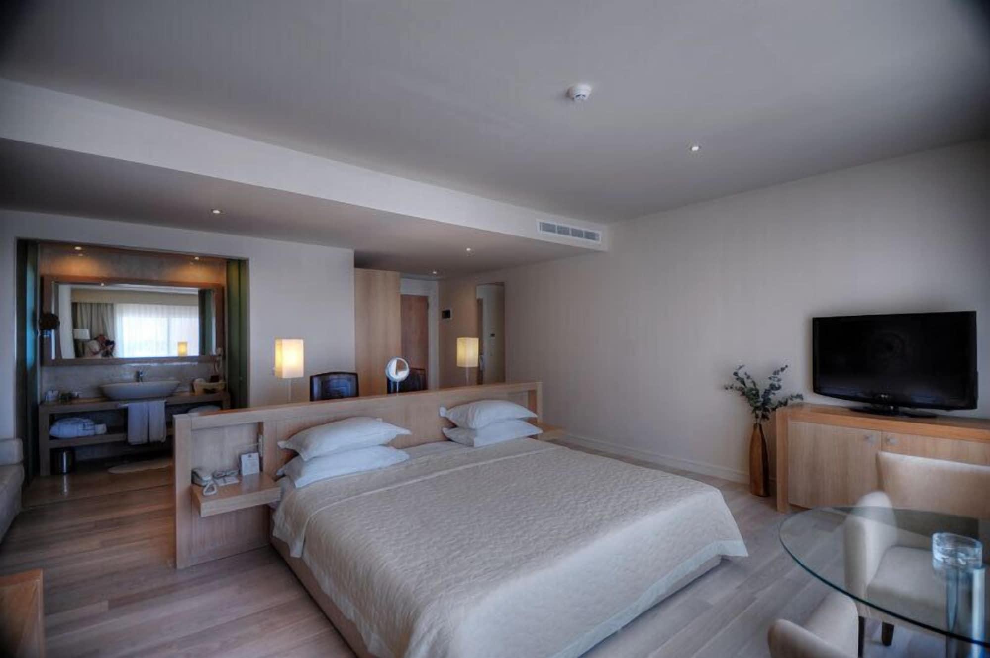 Lvzz Hotel 4*