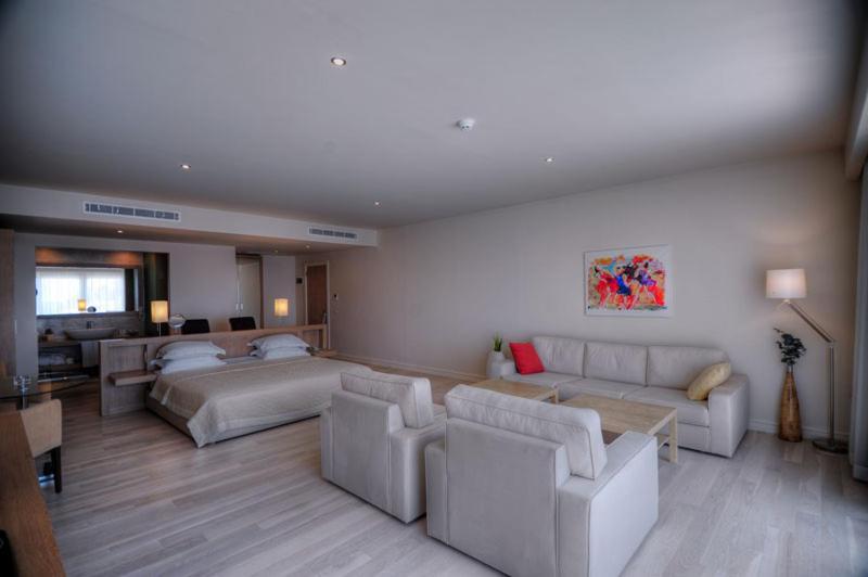 Lvzz Hotel