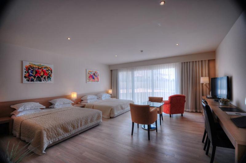 Lvzz Hotel 4*