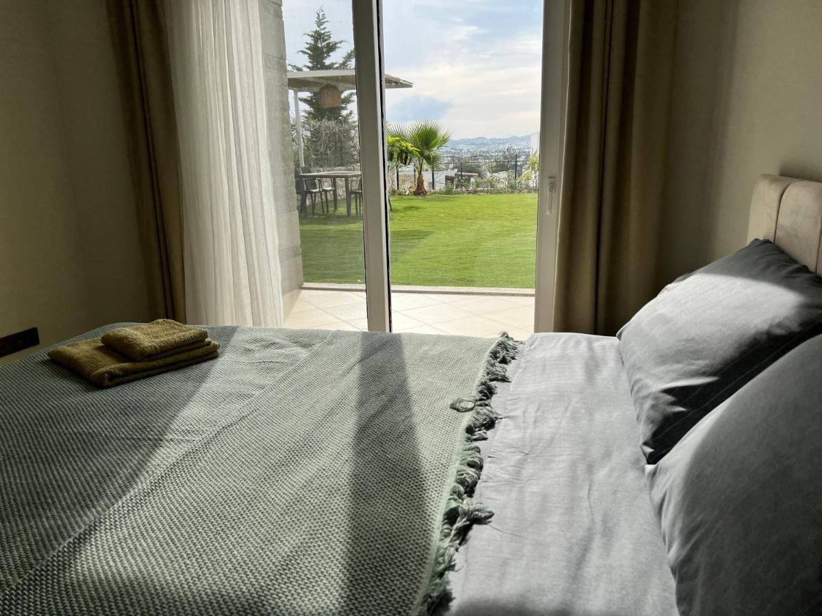 Apartment 2+1 House In Center With Sea View And Big Private Garden Bodrum