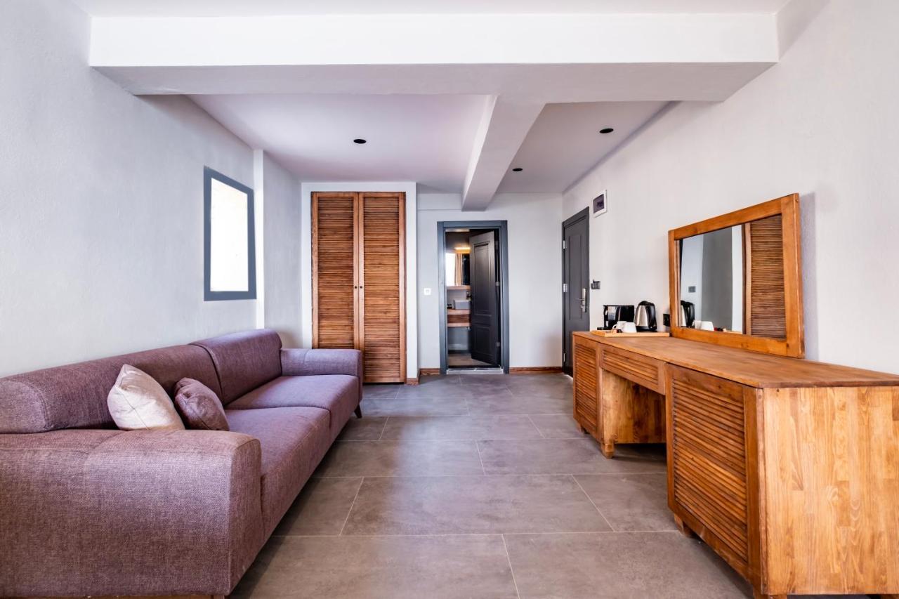 Isolina Hotel