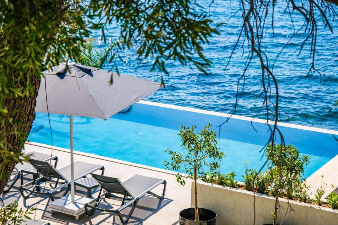 Isolina Hotel *