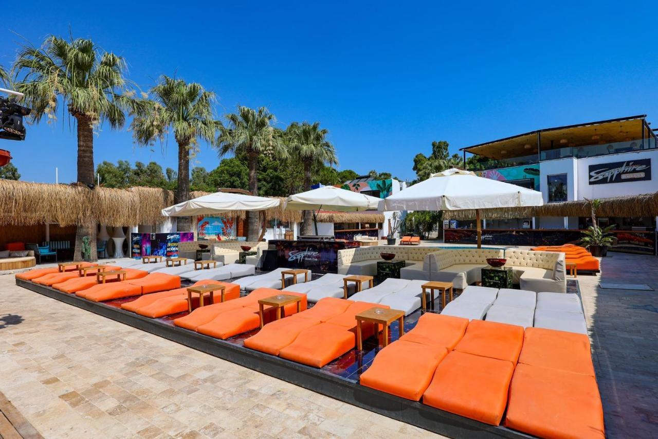 Hotel Sapphire Club