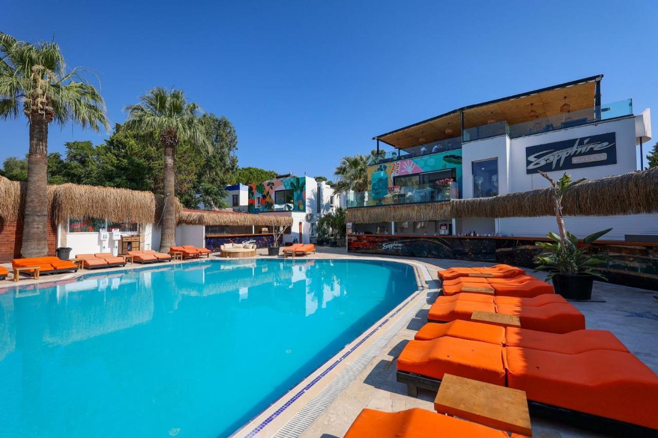 Hotel Sapphire Club