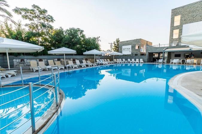 Sunhill Hotel 4*