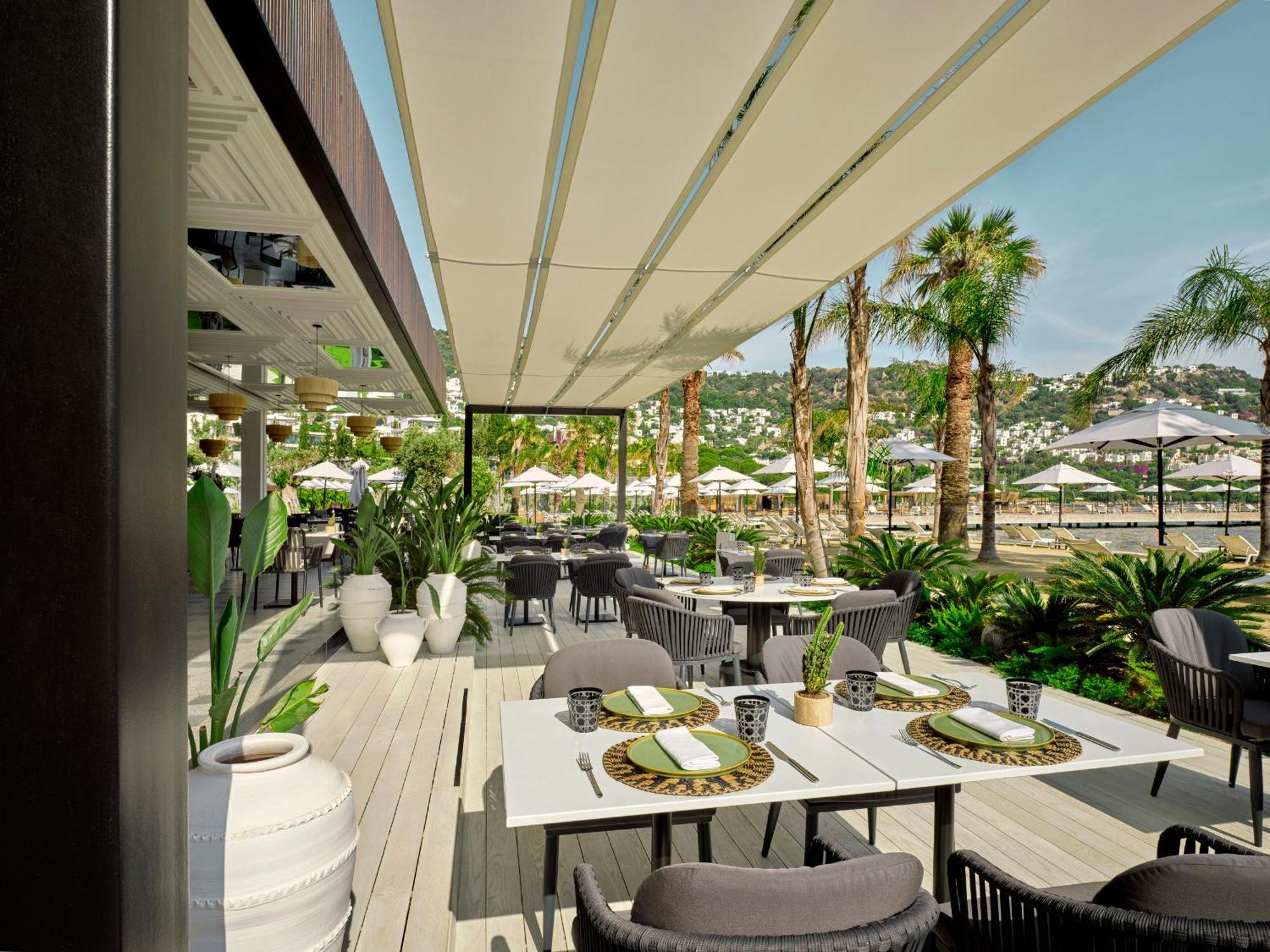 Caja By Maxx Royal Hotel