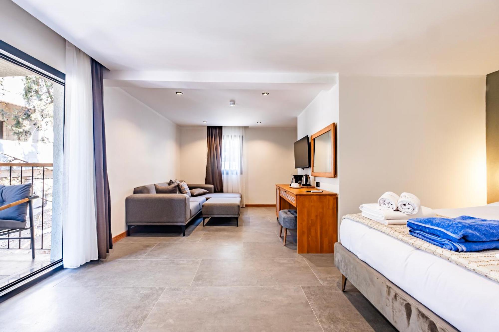 Isolina Hotel *