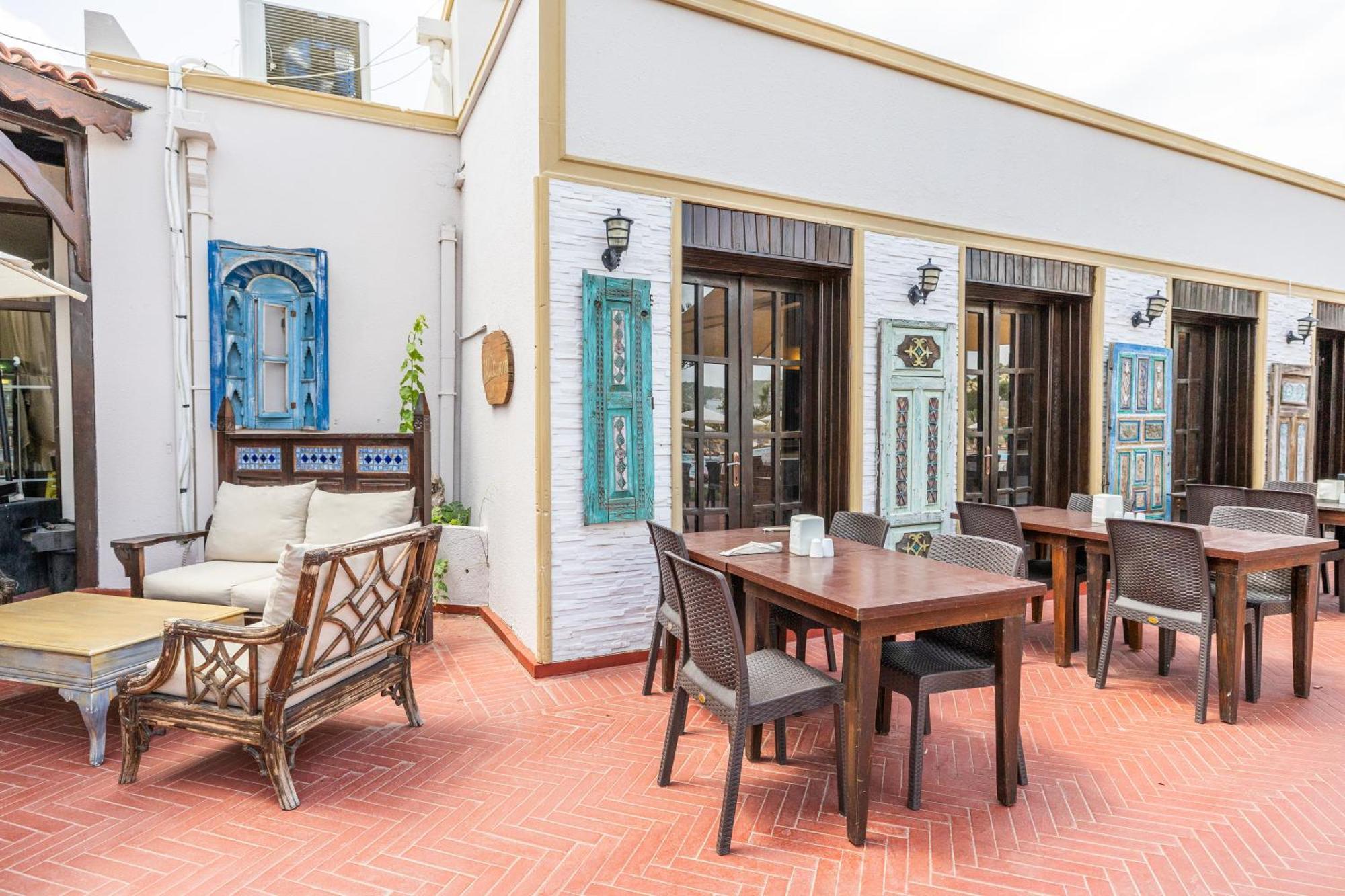 Hotel Alexander The Great &