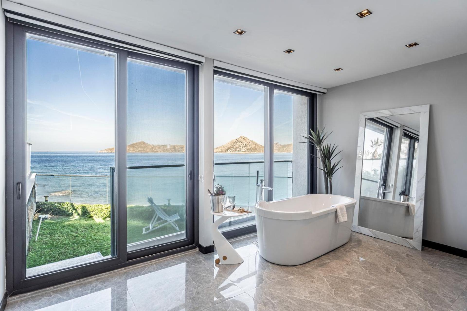 Cimentepe Deluxe 1 - With Pool & Close To Yalikavak Marina Pousada Bodrum