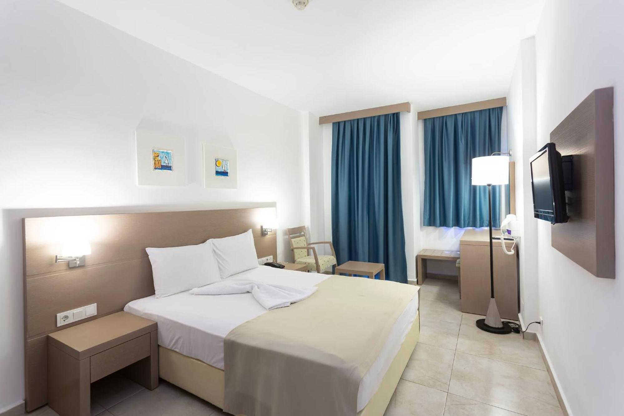 Seaside Club 3*