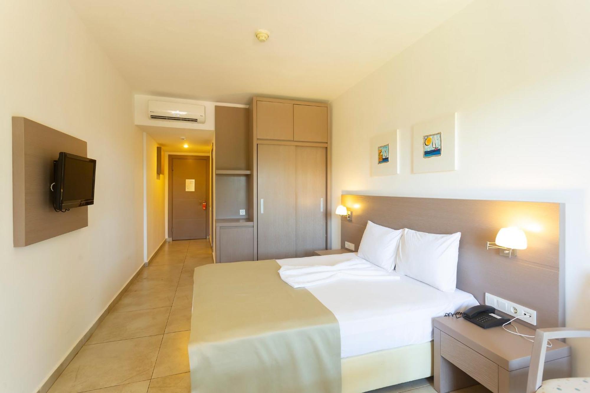 Otel Seaside Club 3*