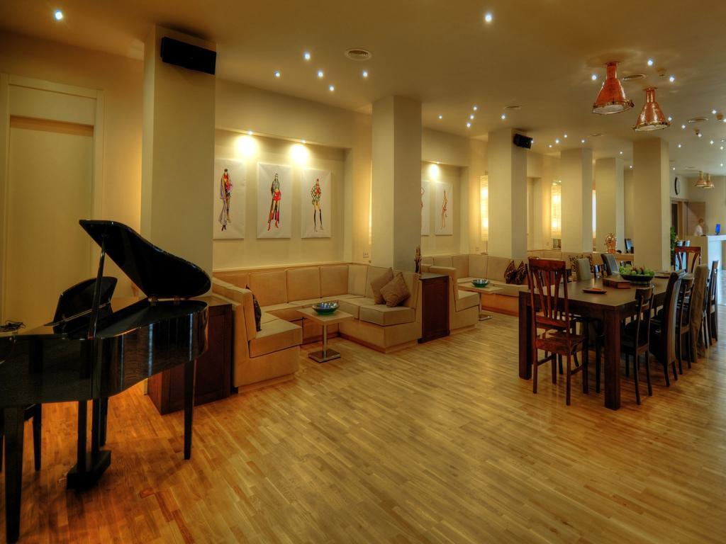 Hotel Lvzz 4*