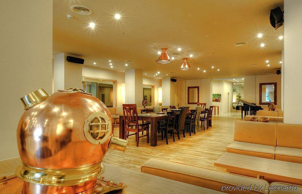 Lvzz Hotel 4*