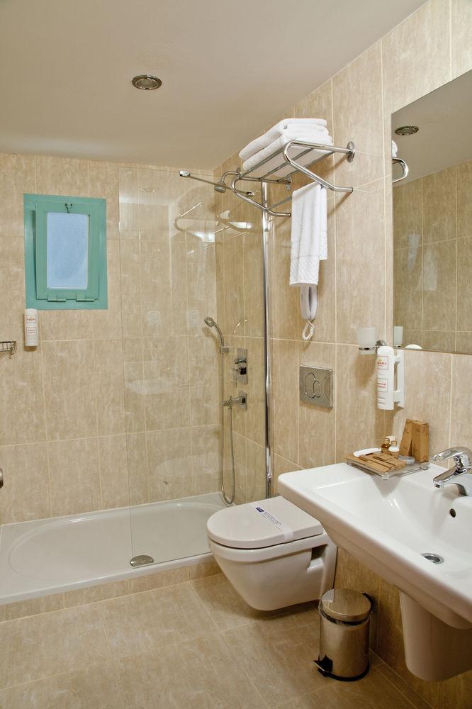 Sunhill Hotel