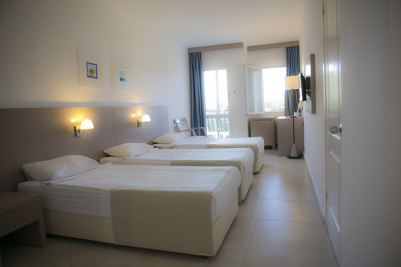 Seaside Club Otel 3*