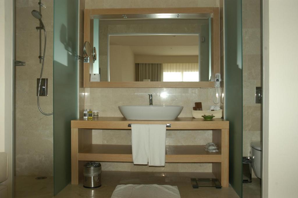 Hotel Lvzz 4*