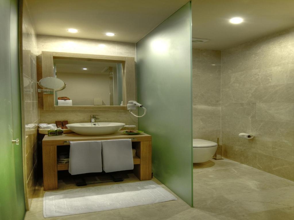 Lvzz Hotel 4*