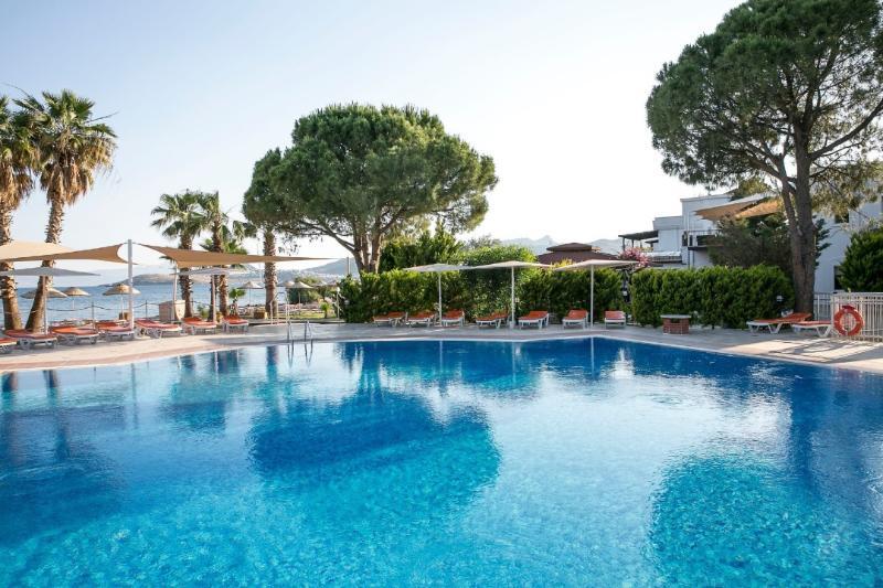 Seaside Club 3*