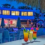 Bendis Beach Hotel