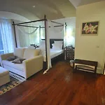 El Vino Hotel & Suites