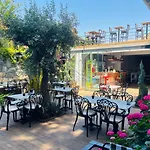 Hotel Olivia
