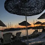Plaja Cok Yakin Tarihi Tas Ev