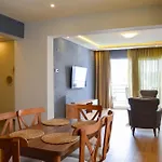 Loca Centre Suites