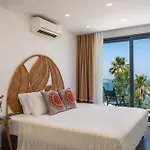 La Local Beach House Yalikavak
