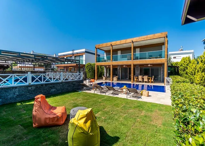 Deluxe Villa Emilie With Private Swimming Pool