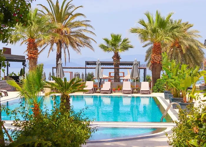 Moyo Beach Hotel