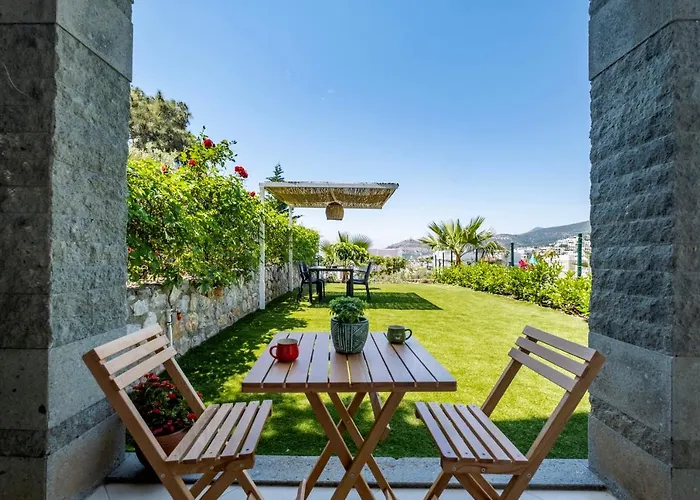 2+1 House In Bodrum Center With Sea View And Big Private Garden