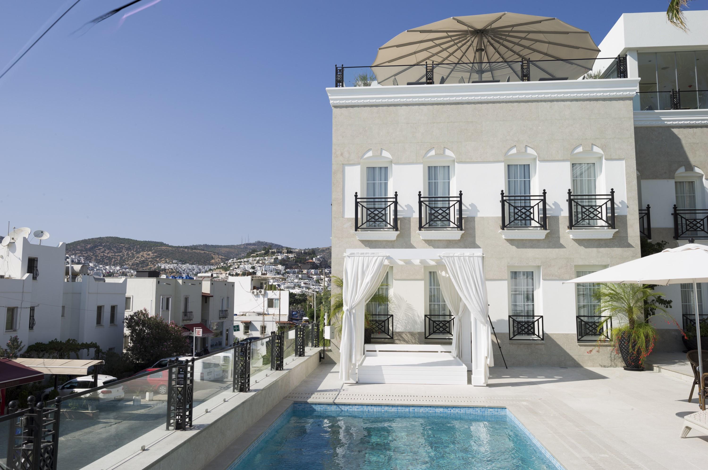 Otel Ena Boutique & Residences 4*