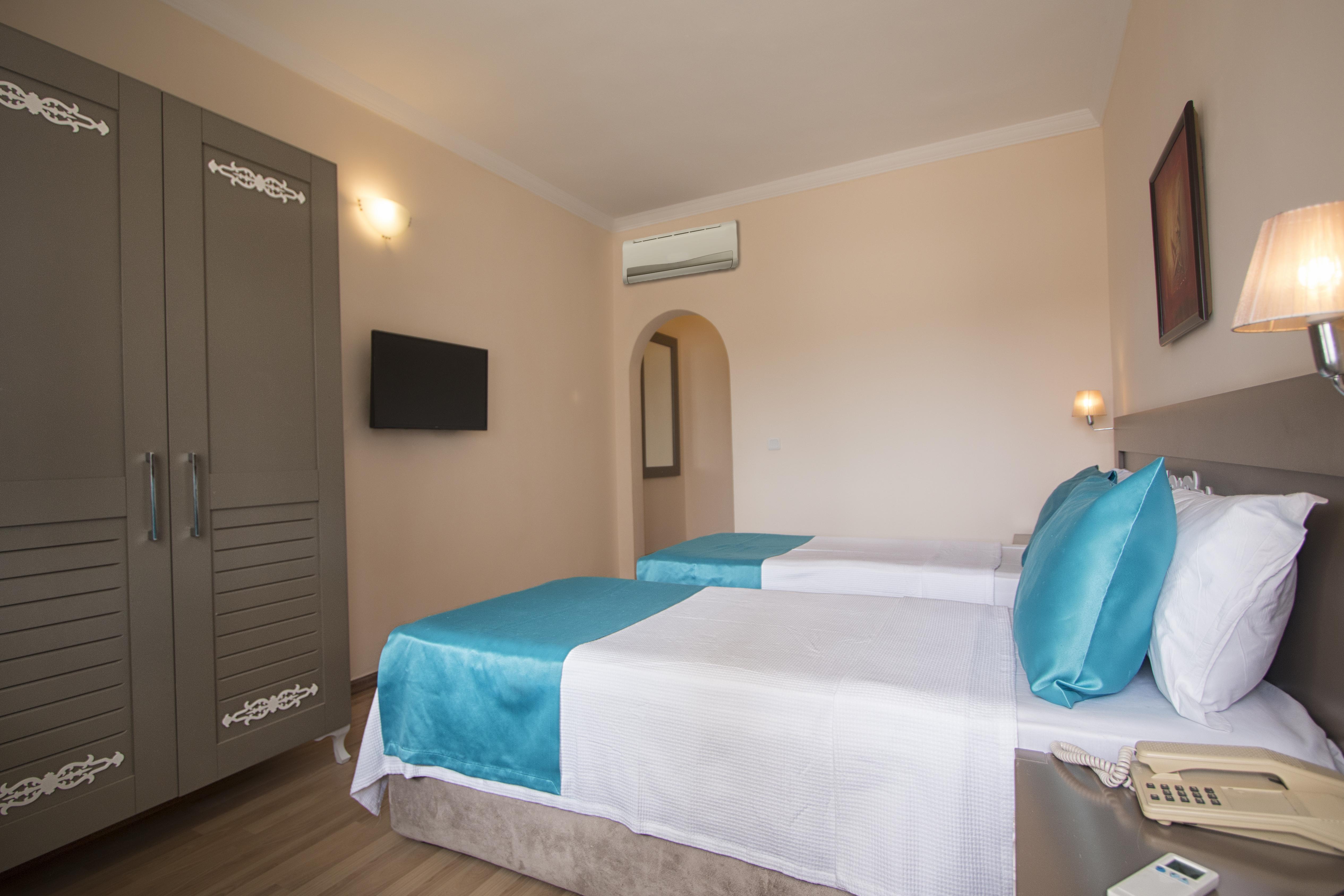 Sky Nova & Hotel 3*