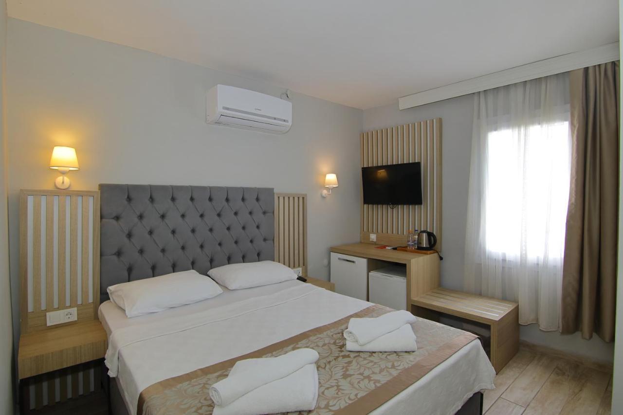 Bleu Nuit Hotel *