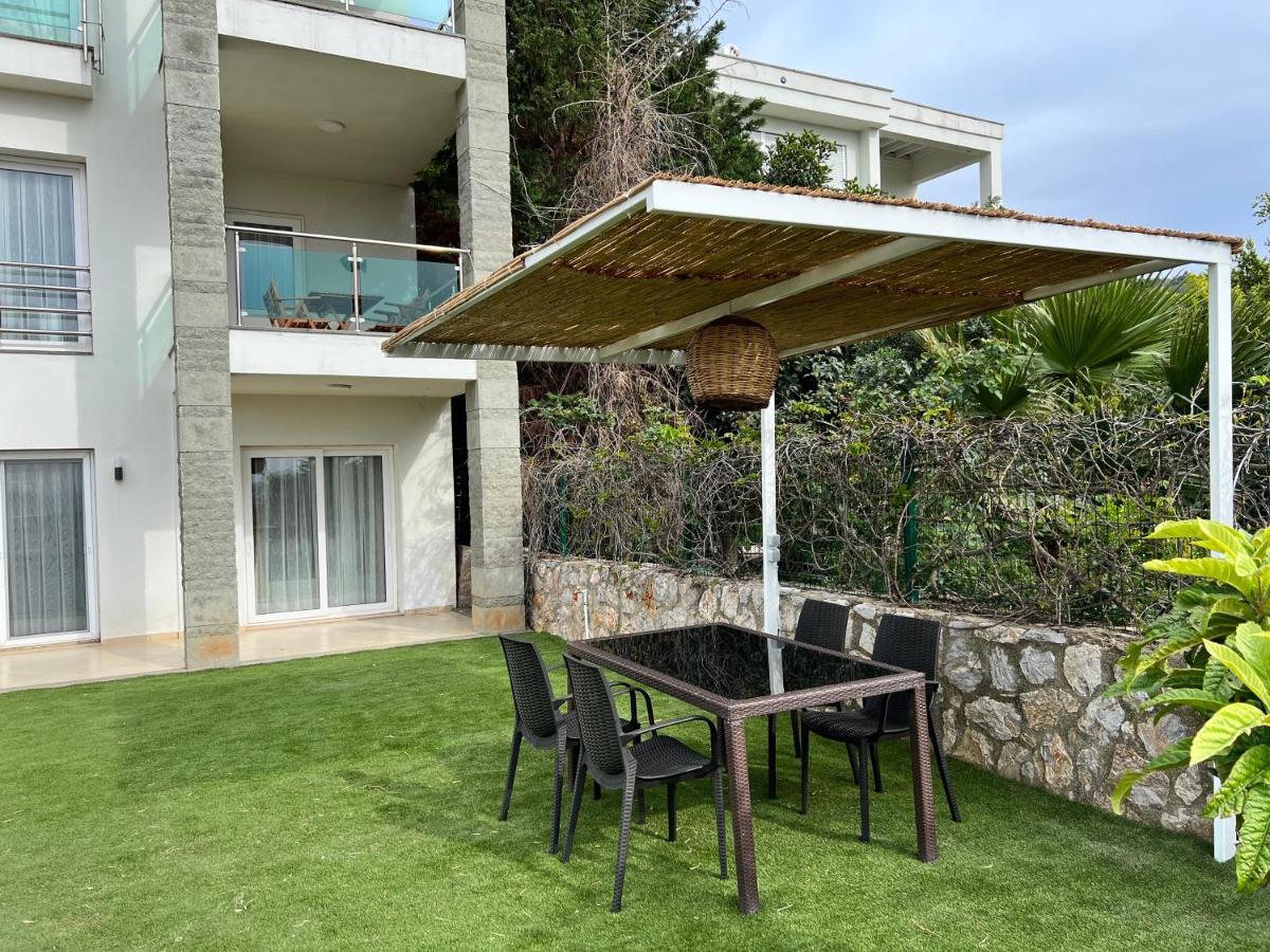 2+1 House In Center With Sea View And Big Private Garden Apartment