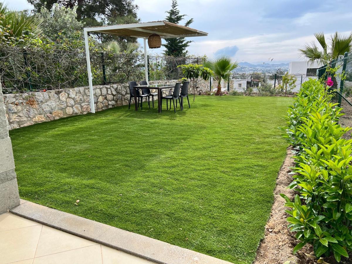 2+1 House In Center With Sea View And Big Private Garden * Bodrum