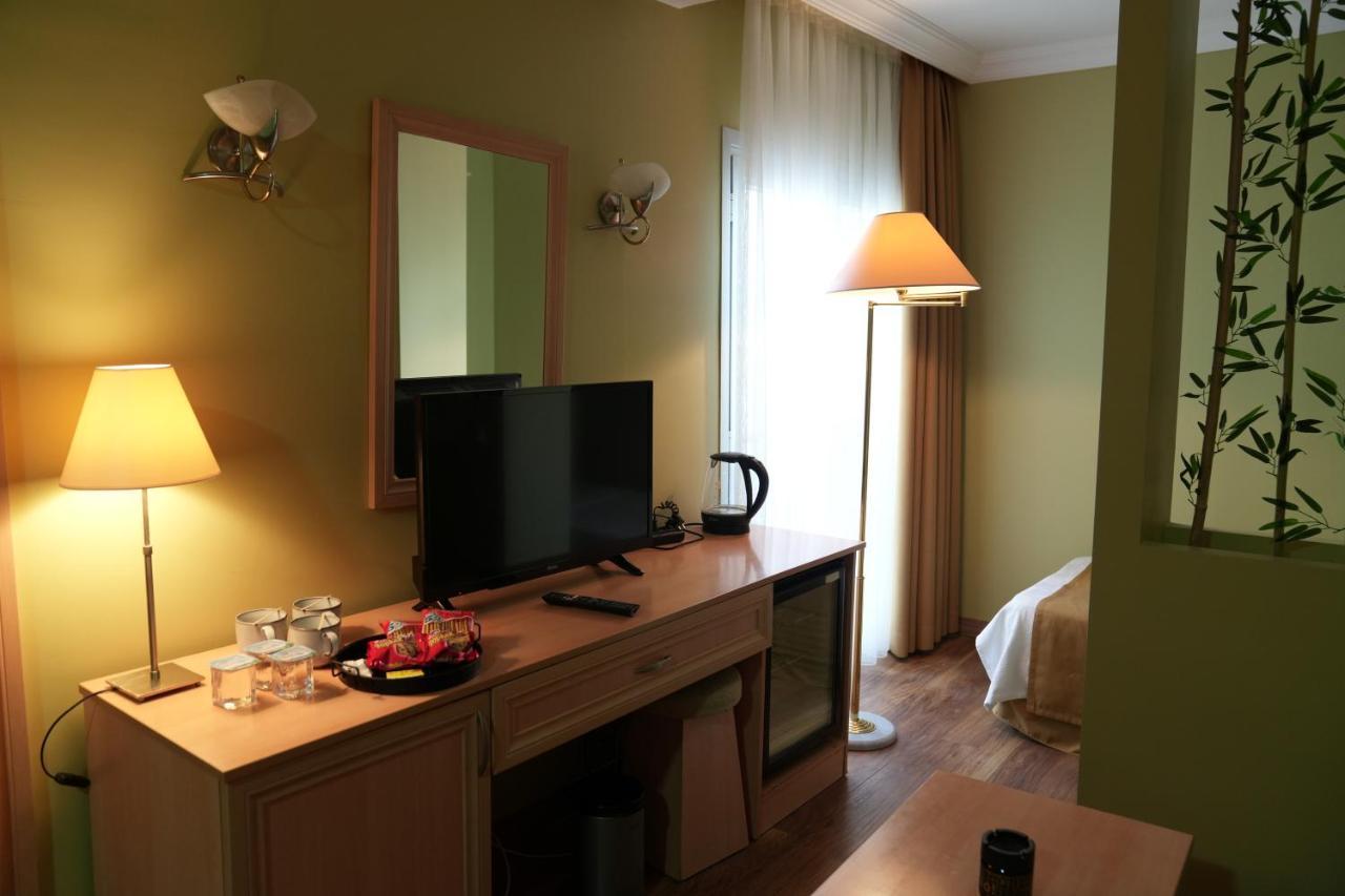 Hotel Exen By Weekend 3*