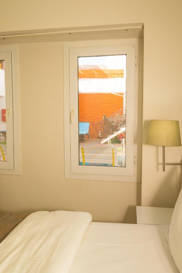 7 Art Feslegen By Egeos Hotel 3*