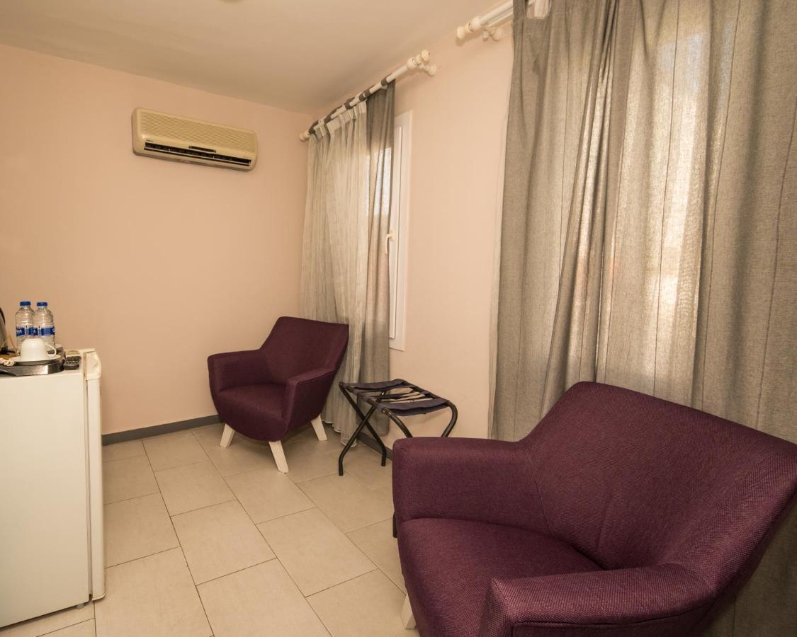 Hotel 7 Art Feslegen By Egeos 3*