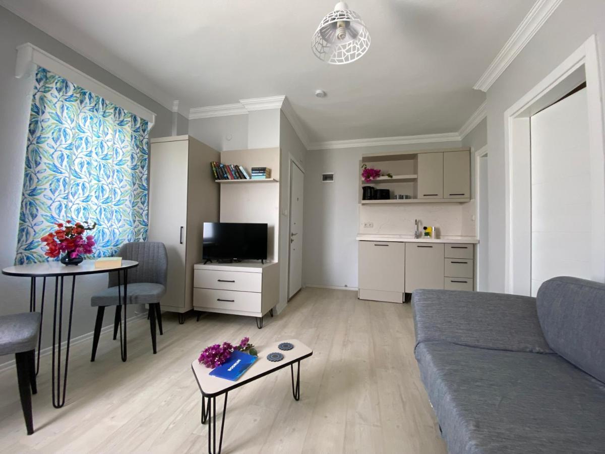 Merve Apartments, Your From In Bodrum, Street Cats Frequent The Property, Not Have Balconies , Ground Floor Have Terrace With Table And Chairs 2* Bodrum