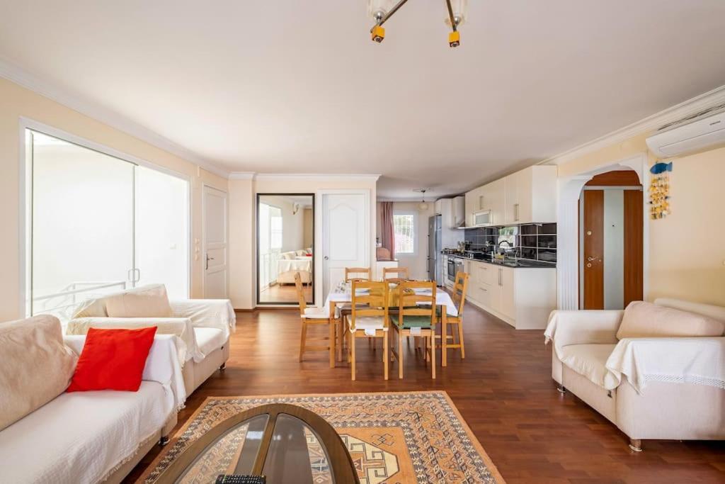 Burcu , Magnificent Sea View, Cozy, Free Otopark, Free Wifi * Bodrum