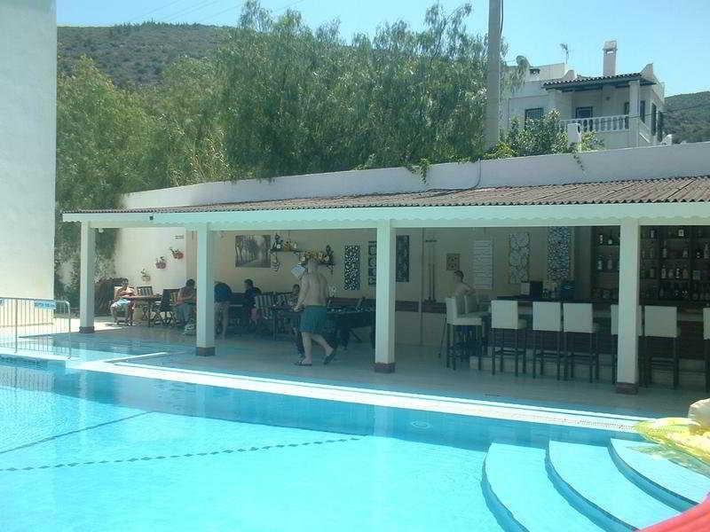 Merve Apartments: With Street Cats 2*