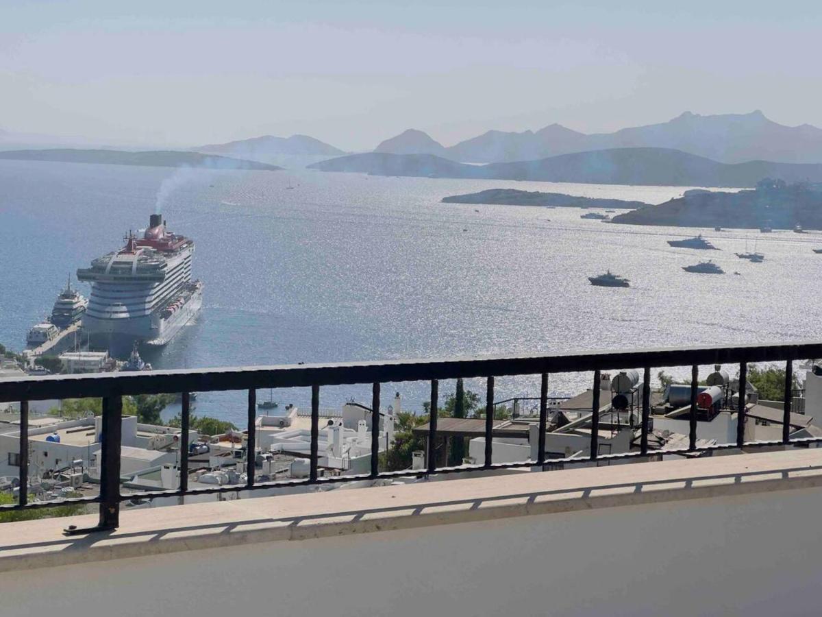 Deniz Manzarali Tas *